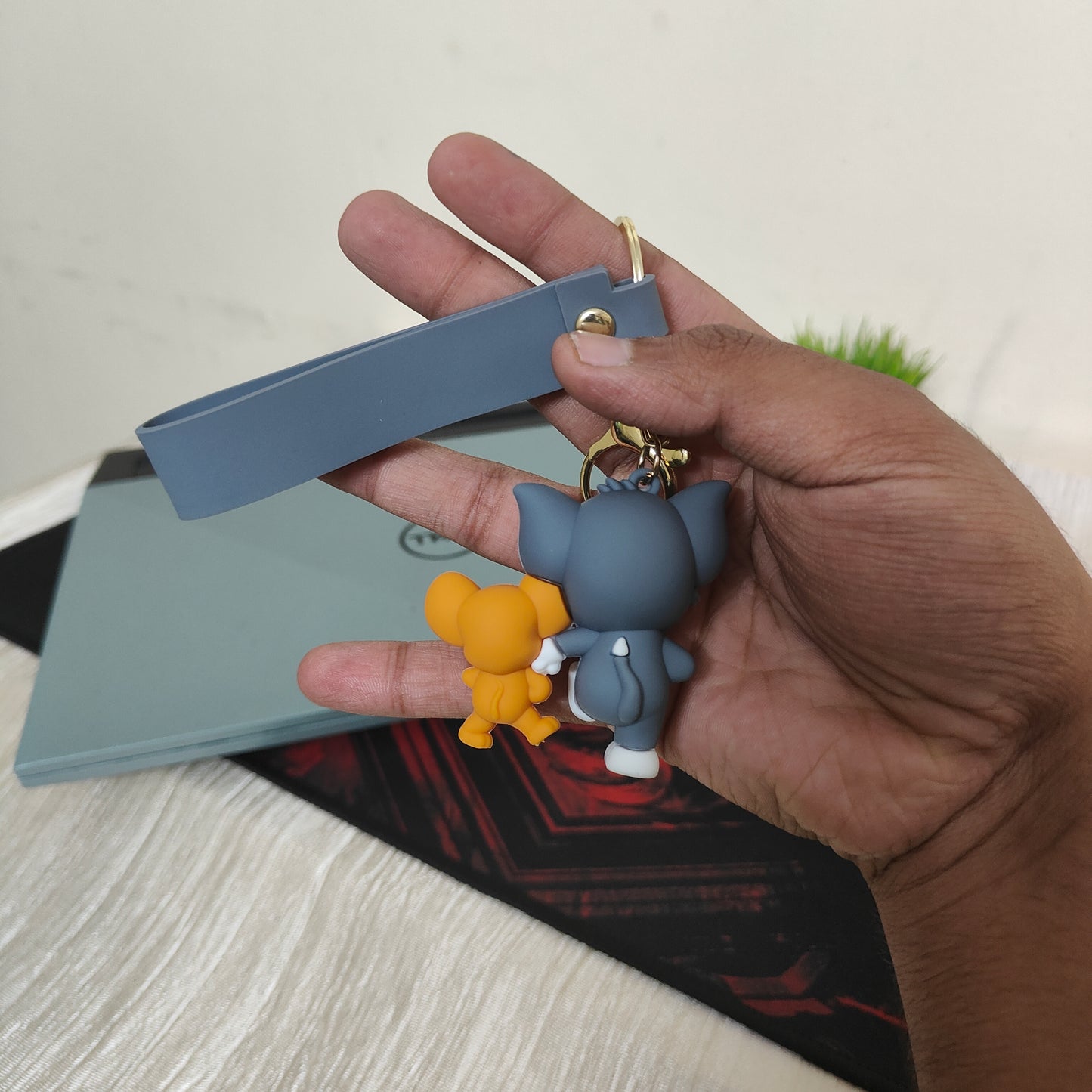 Tom and Jerry – Side-by-Side Stroll Duo Keychain - Otaku Haven