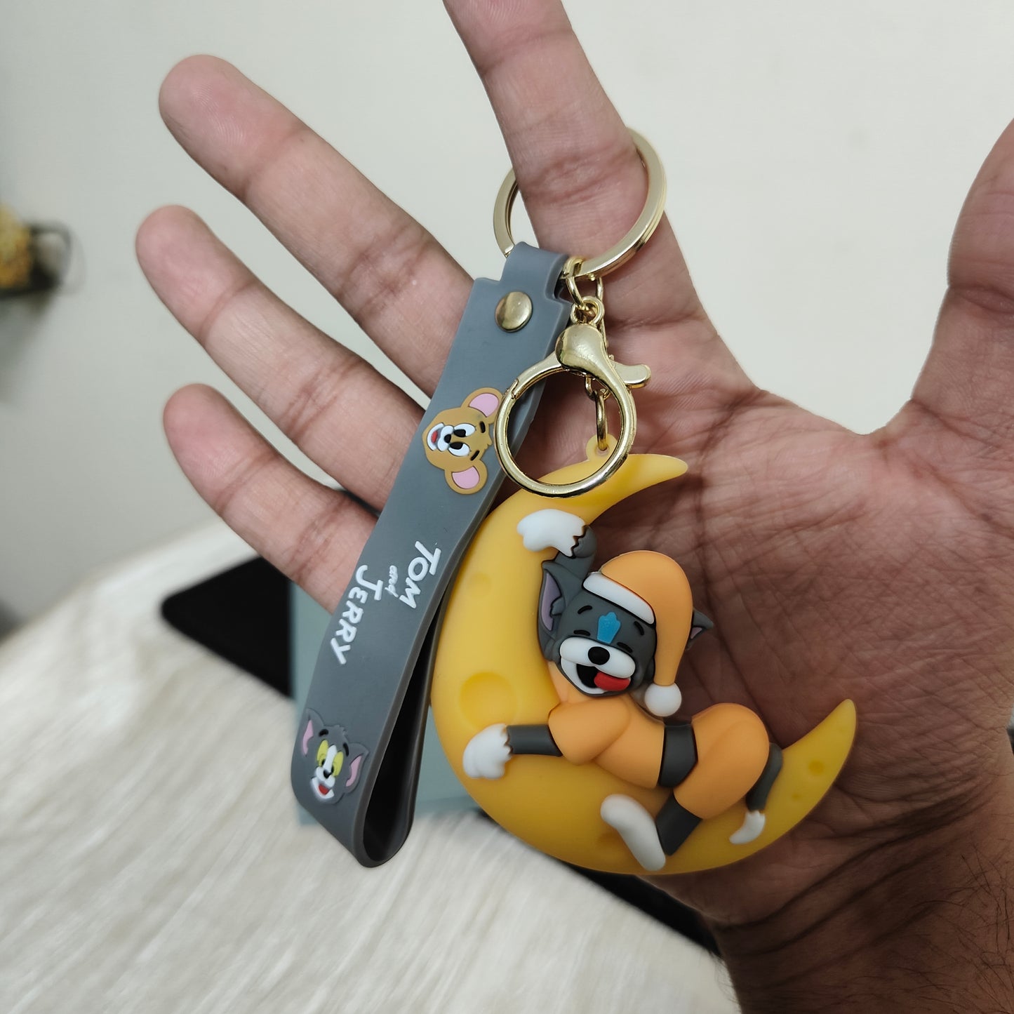 Tom – Moonlight Nap Keychain - Tom & Jerry (Multicolours) - Otaku Haven