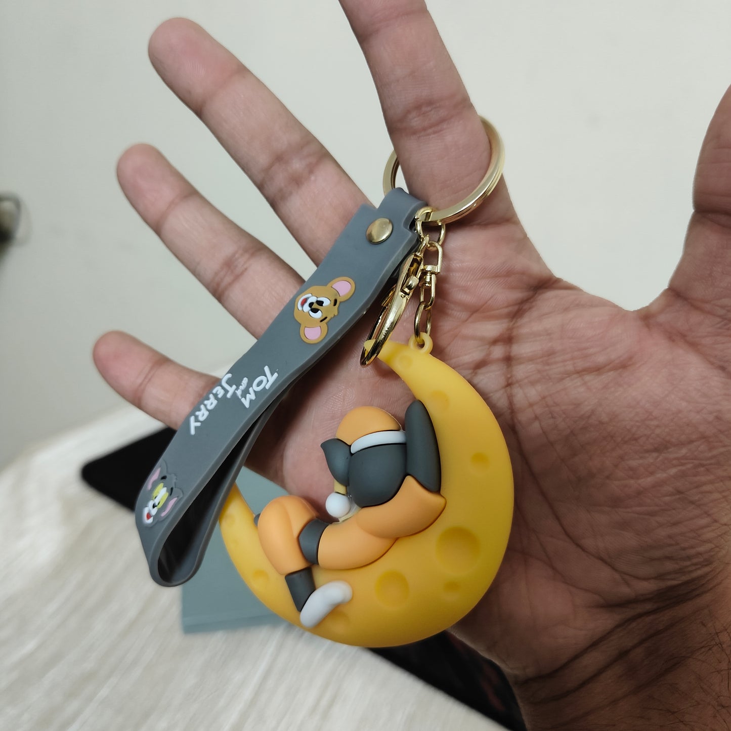 Tom – Moonlight Nap Keychain - Tom & Jerry (Multicolours) - Otaku Haven