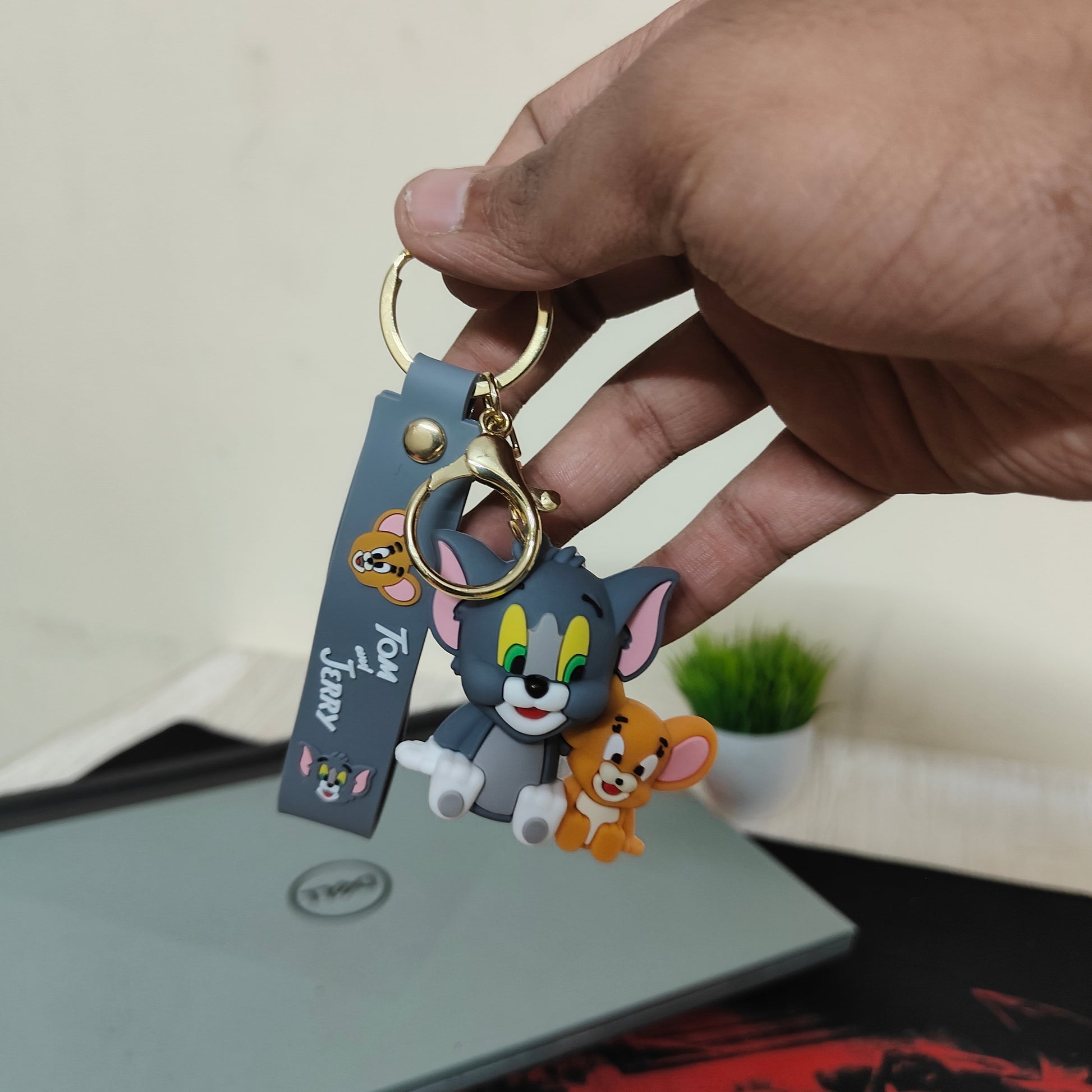 Tom and Jerry – The Classic Cat and Mouse Duo Keychain - Otaku Haven