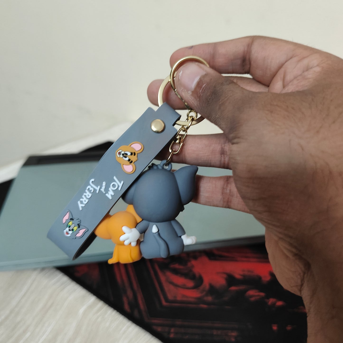 Tom and Jerry – The Classic Cat and Mouse Duo Keychain - Otaku Haven