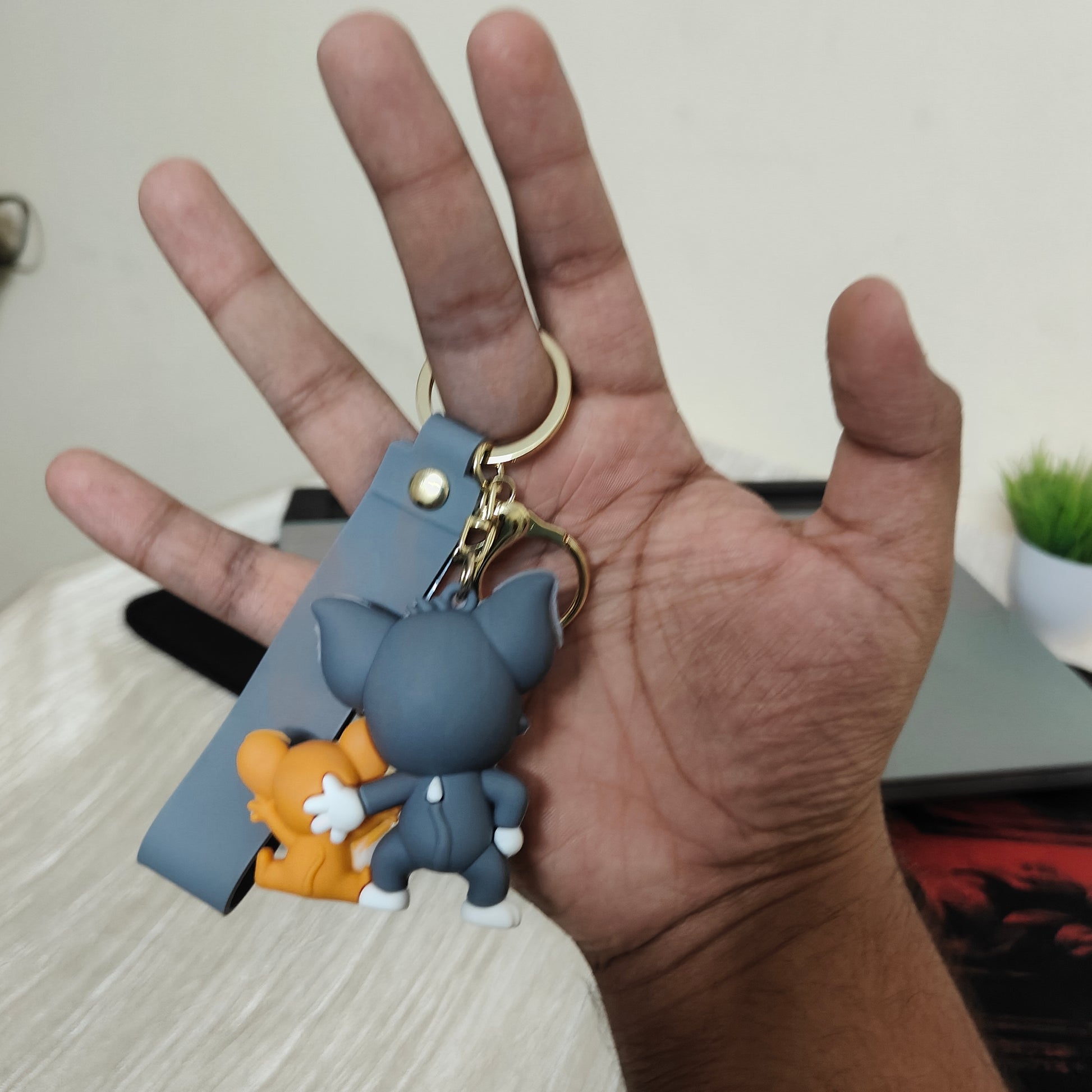 Tom and Jerry – Mischief & Smiles Duo Keychain - Otaku Haven