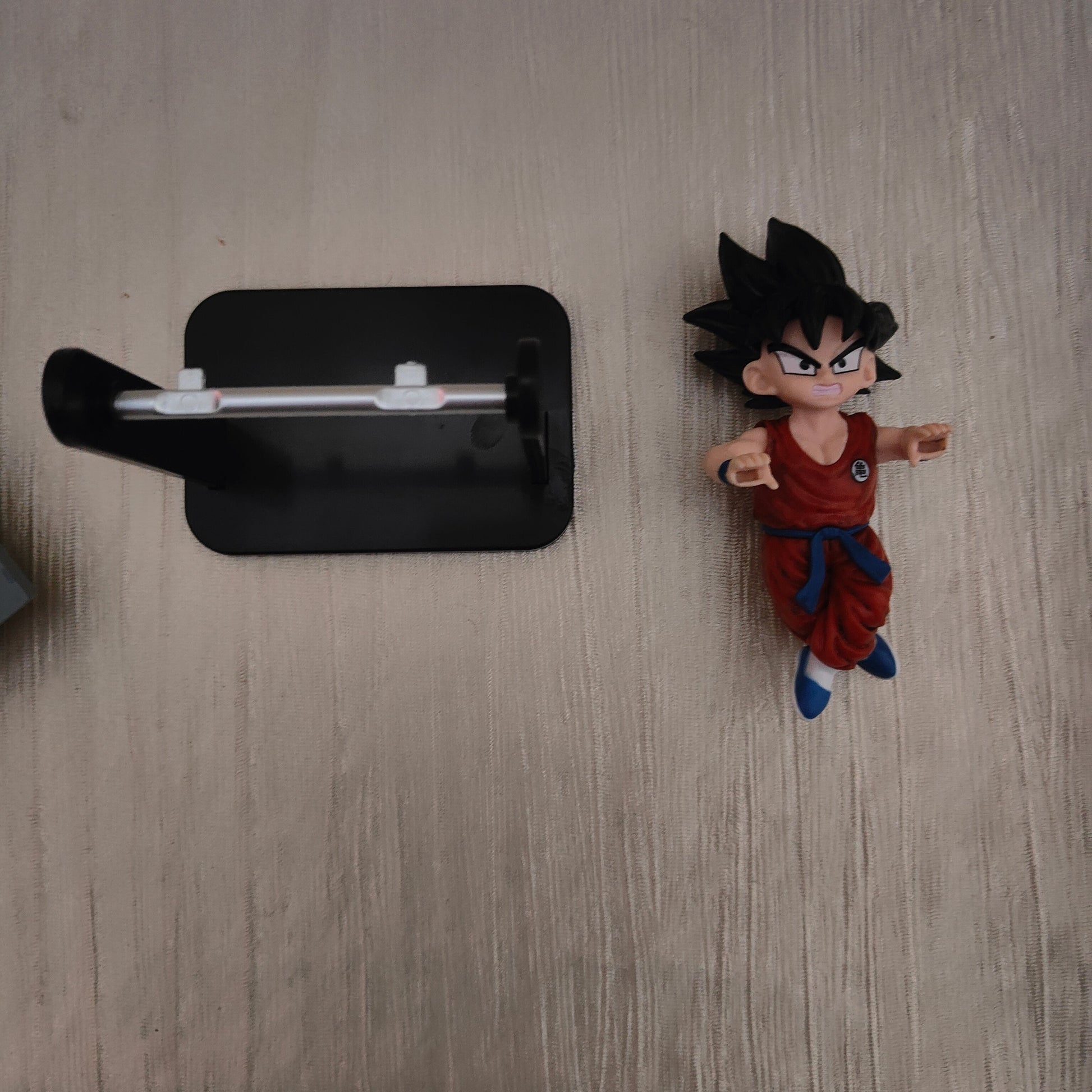 Goku Pull-Up Miniature – Saiyan Strength Training Desk Display Figure - DBZ - Otaku Haven