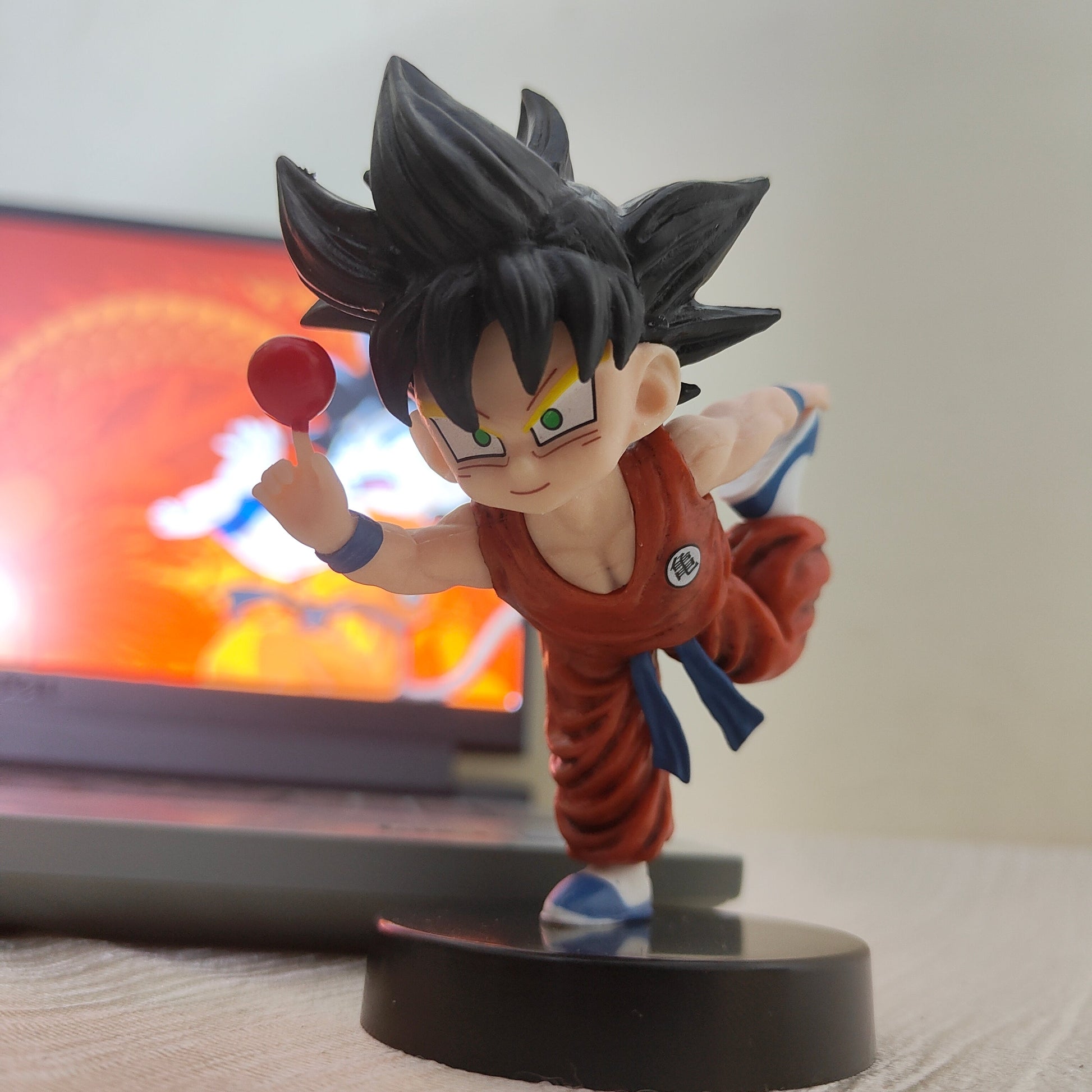 Goku Stretch Pose Miniature – Saiyan Warm-Up Desk Display Figure - DBZ - Otaku Haven