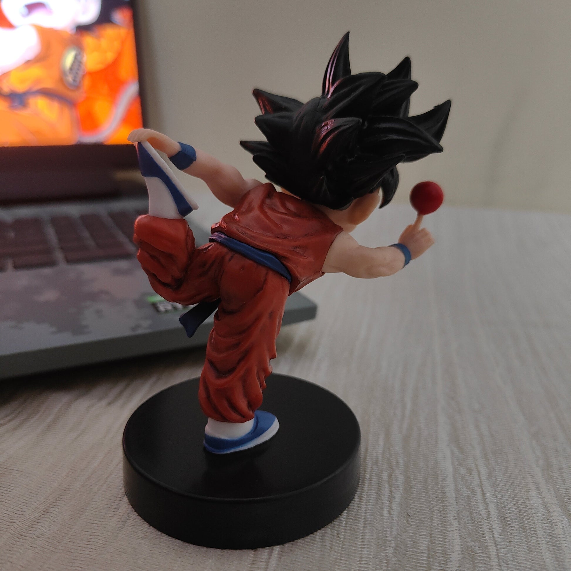 Goku Stretch Pose Miniature – Saiyan Warm-Up Desk Display Figure - DBZ - Otaku Haven